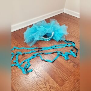 Blue Tutu, Blue Leg Wraps